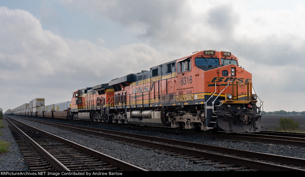 SB BNSF Stacks at W. Spear